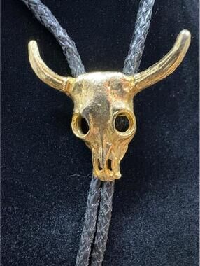 Country Western Cowboy Southwestern Cow Bull Skull Bolo Tie Gold Tone **Read
